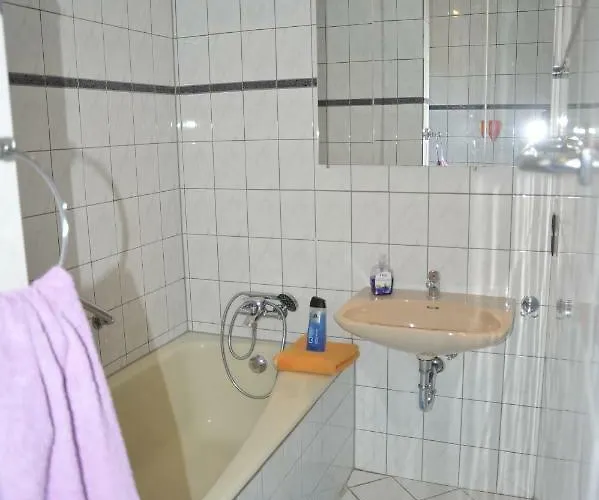 Zur Herzklinik بيت ضيافة باد اوينهاوسن